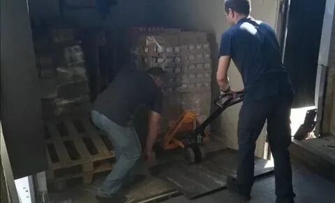 «Народный контроль» проверил приемку молочной продукции в одном из крупных гипермаркетов Новороссийска