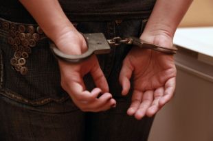 В Новороссийске за 2 месяца продавец похитила из магазина 190 тысяч рублей