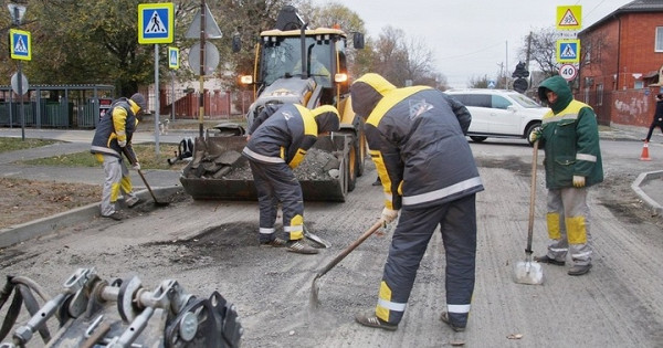 В Краснодаре начали ремонт улицы Энгельса