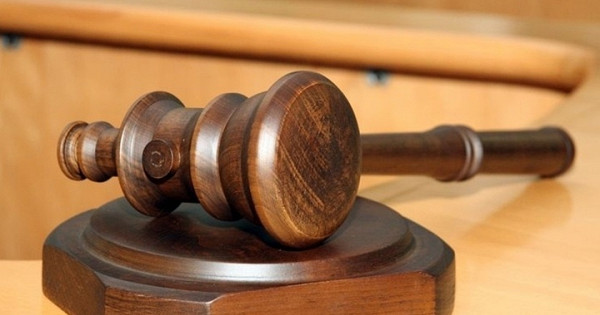 Двоих жителей Краснодара осудили за ограбление ювелирного салона