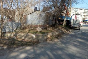 В Краснодаре на улице Селезнева вместо гаражей построят тротуар