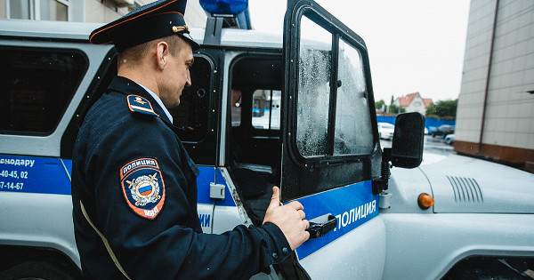 В Краснодаре мошенники вымогали деньги, представляясь наркополицейскими
