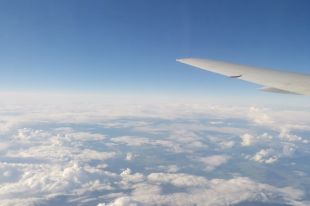 После экстренной посадки самолета Москва-Анапа скончался пилот