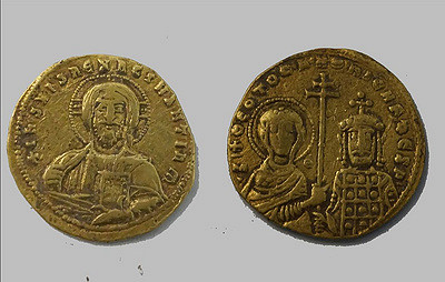 На Кубани нашли золотые монеты Х века