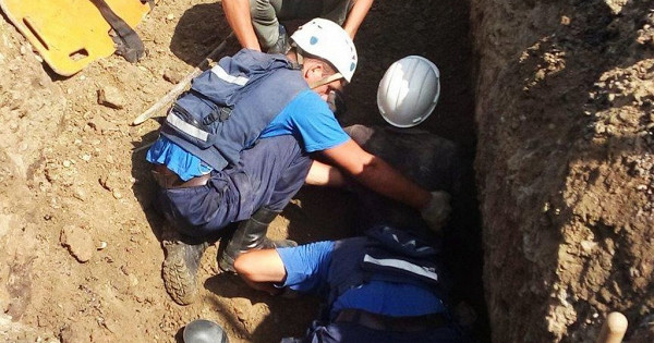 Грунтом засыпало мужчину во время проведения строительных работ в Новороссийске