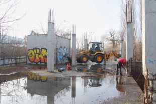 В «Городском саду» Краснодара до конца года уберут еще один долгострой