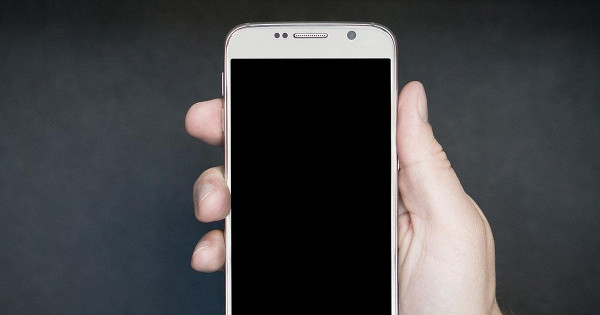 Обитатель новороссийского СИЗО по телефону обманул комсомольскую пенсионерку