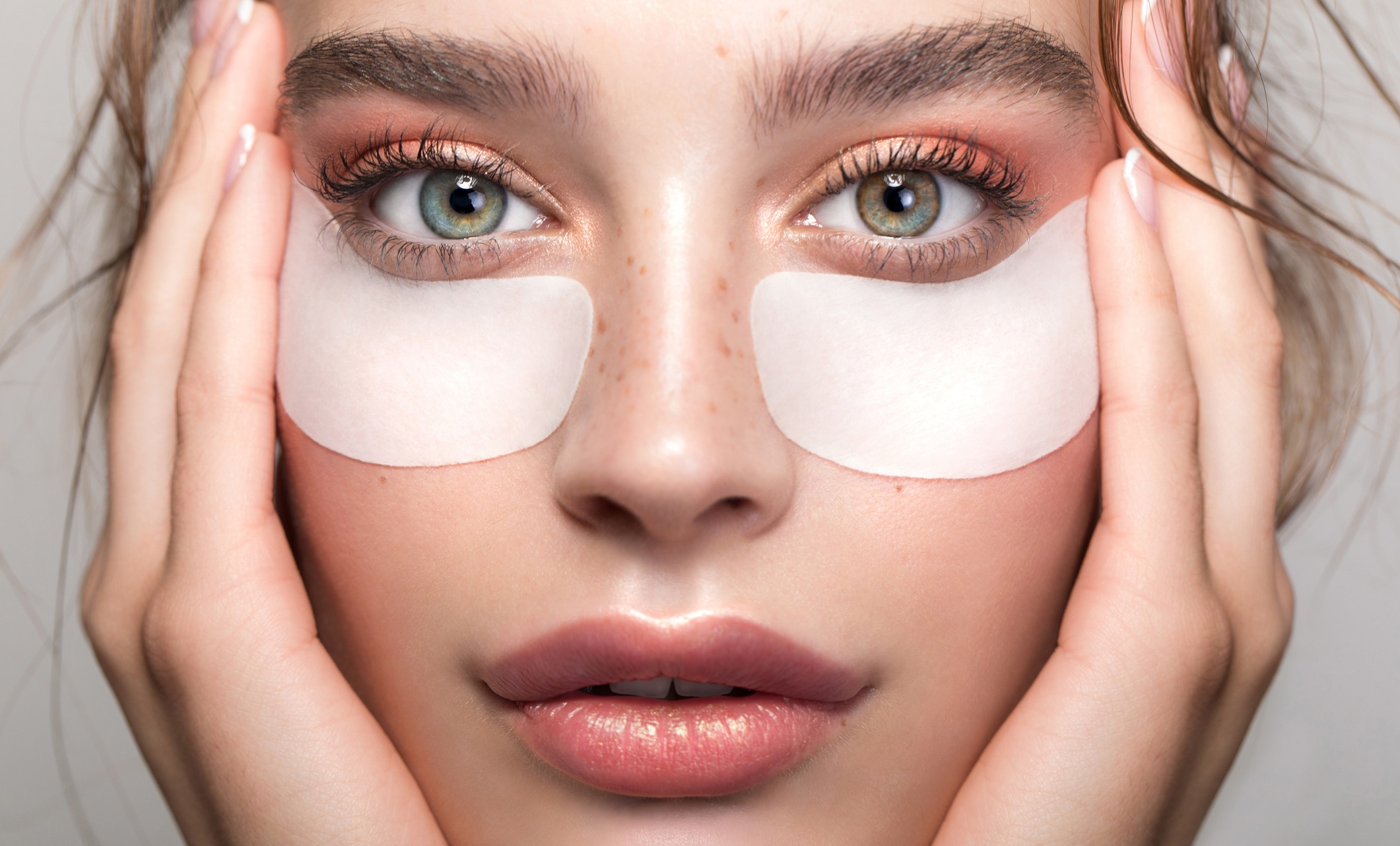 Патчи под глаза: эффективное средство омоложения