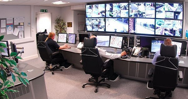 Жизнь под камерами: как грамотно контролировать сотрудников?