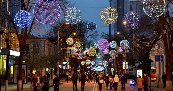 На улице Красной в Краснодаре планируют заменить иллюминацию