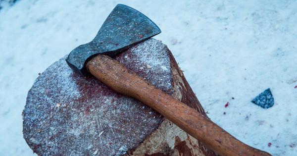 На Кубани мужчина зарубил супругов топором за отказ купить у него мясо