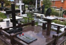 Преимущества гранитных памятников на могилу
