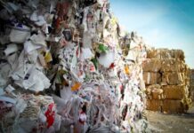 Сдать или выброситьСдать или выбросить бумажный мусор бумажный мусор