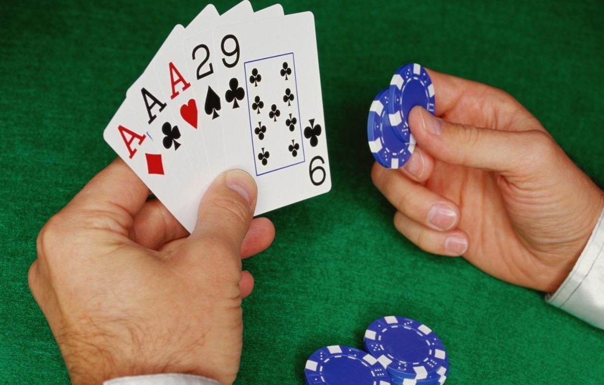Раскладка покер классический. Сет Покер тройка. Комбинации в покере. Покер расклад. Старшая комбинация в покере.