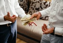 Взять деньги в долг