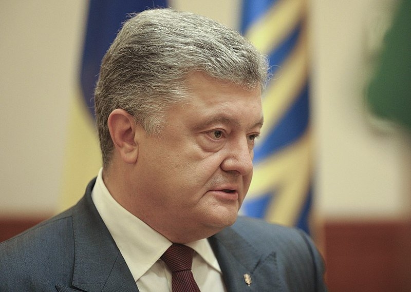 Порошенко заявил, что в 2014 году поручил вывезти из Крыма деньги и золото