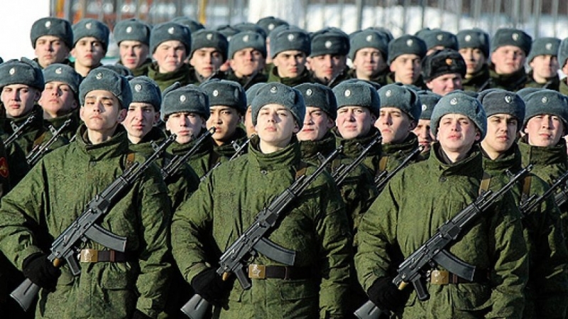 Минобороны РФ опровергло массовый вызов в военкоматы находящихся в запасе мужчин