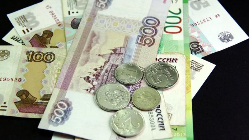 По 2200 рублей: российские пенсионеры получат доплату за родственников, которые сидят на иждивении
