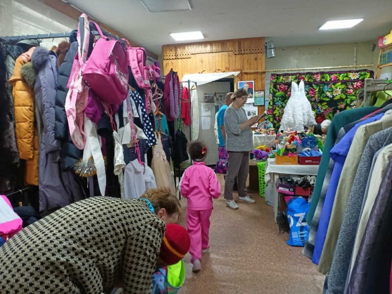 В Челябинской области пенсионеры сохранили пункт раздачи вещей и урожая нуждающимся