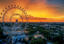 Как работает колесо обозрения в Москве?