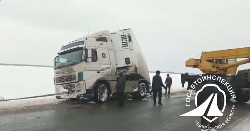 Снежный плен. Как в Челябинской области автомобилисты пережили обильный снегопад