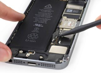 Почему менять аккумулятор iPhone нужно в KiberCentre?