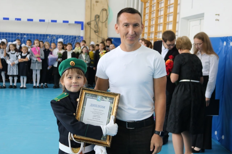 В школах Челябинской области прошли торжественные линейки в День знаний