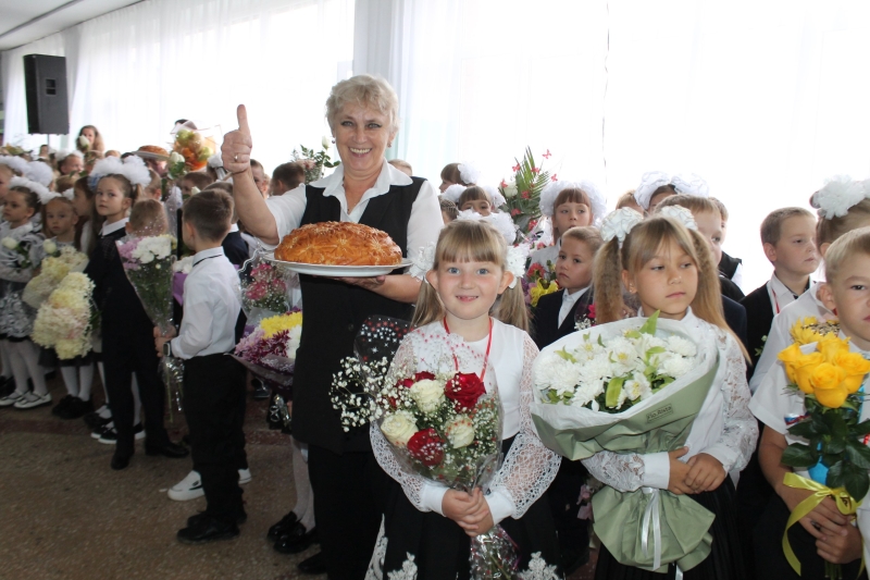 В школах Челябинской области прошли торжественные линейки в День знаний