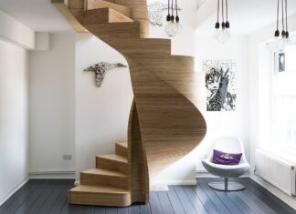 Винтовая лестница в интерьере