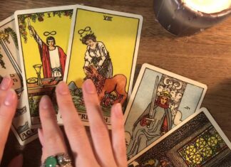 Дистанционное гадание на таро: какие техники используют мастера