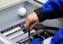 Как осуществляется сборка шкафов управления?