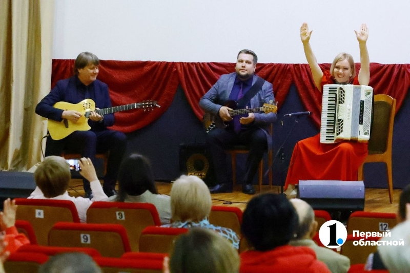 Тогда музыка идет к вам: артисты Челябинской филармонии приехали с концертом в военный санаторий Чебаркуля