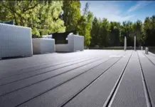 Террасная доска из пластика: особенности и преимущества