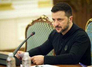 Зеленский пригрозил не признавать итоги переговоров Путина и Трампа