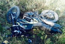 В Карталинском районе подростки на мотоцикле столкнулись с автомобилем на встречной полосе