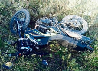 В Карталинском районе подростки на мотоцикле столкнулись с автомобилем на встречной полосе