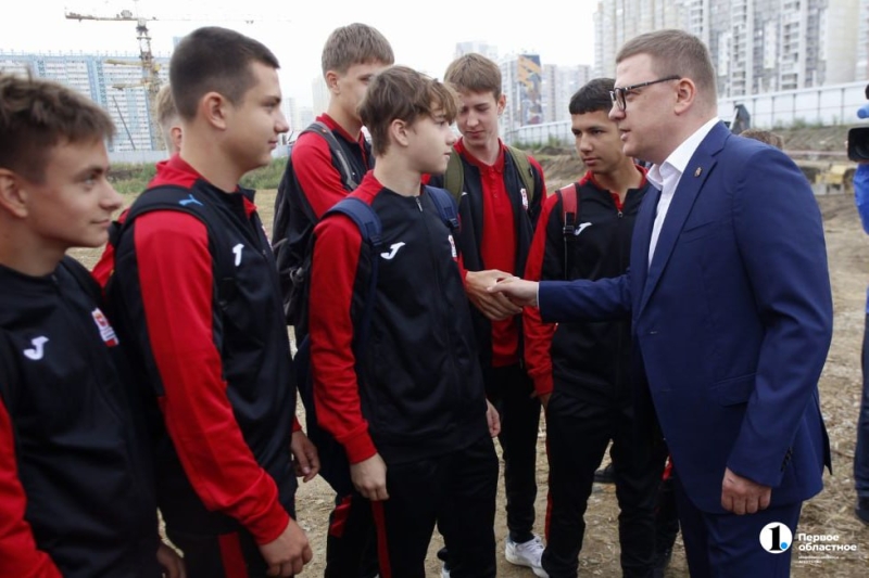 В Челябинске начали строительство круглогодичного футбольного манежа
